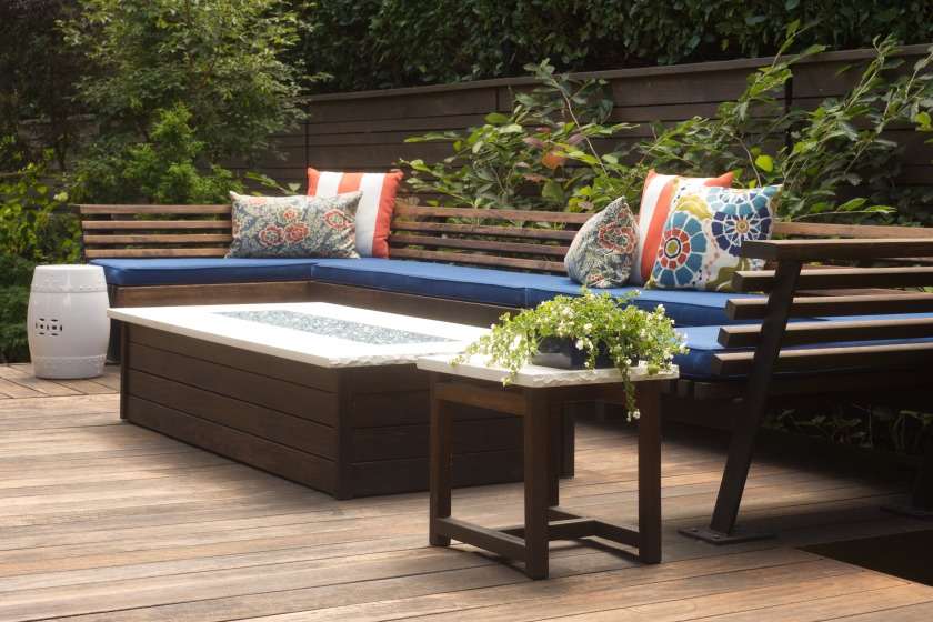 How to Restore a Wood Outdoor Bench